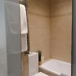亚历山德罗酒店 3*