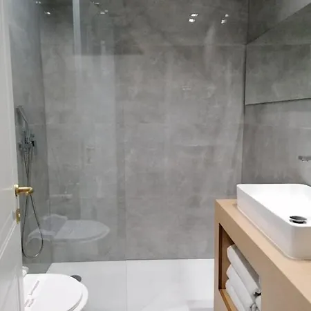 Hotel Alexandros 3*