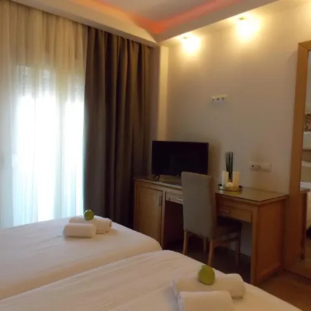 Alexandros Hotel 3*