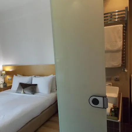 Alexandros Hotel 3*
